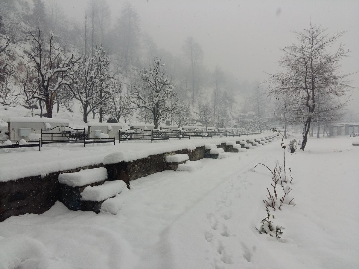 Himalayan Riverside Resort, Manali 외부 사진